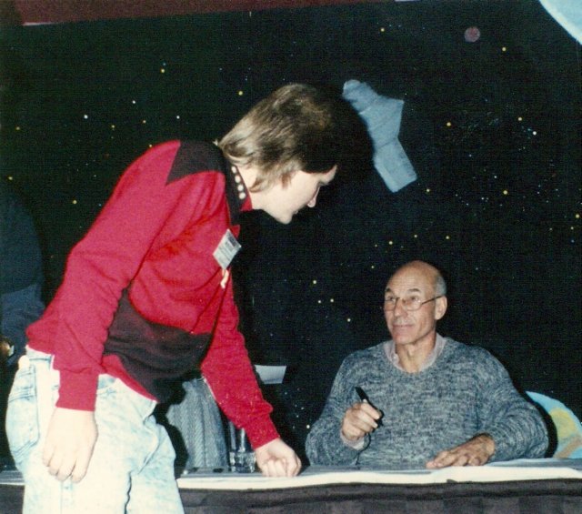 patrickstewartchicagotrekconvention1991.jpg