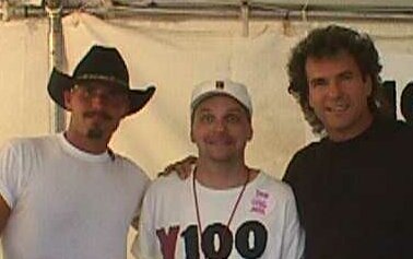 y100countryusasorryaboutthelowdigitalqualitycrashwithblackhawk1.jpg